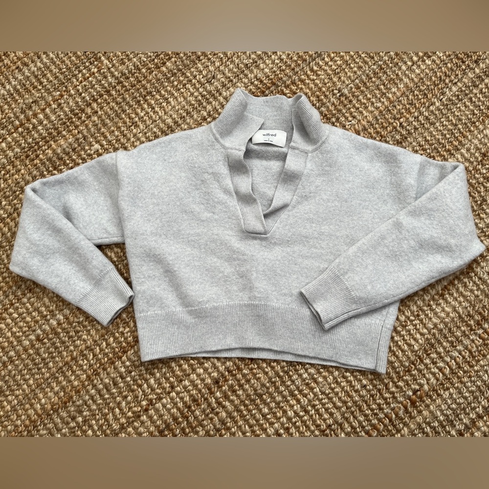 Aritzia Cropped V-Neck Sweater Grey Size Small